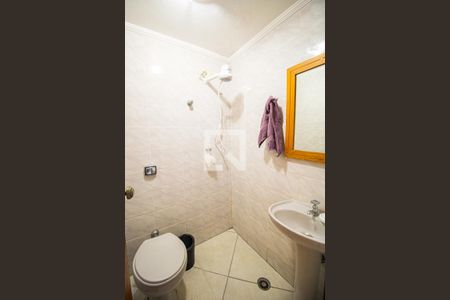 Casa à venda com 260m², 4 quartos e 6 vagas Casa à venda com 260m², 4 quartos e 6 vagasBanheiro de serviço