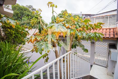 Casa à venda com 260m², 4 quartos e 6 vagas Casa à venda com 260m², 4 quartos e 6 vagasEntrada