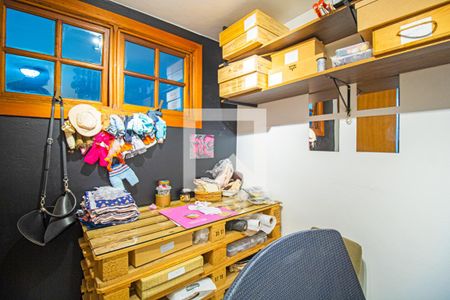 Casa à venda com 260m², 4 quartos e 6 vagas Casa à venda com 260m², 4 quartos e 6 vagasQuarto de Serviço