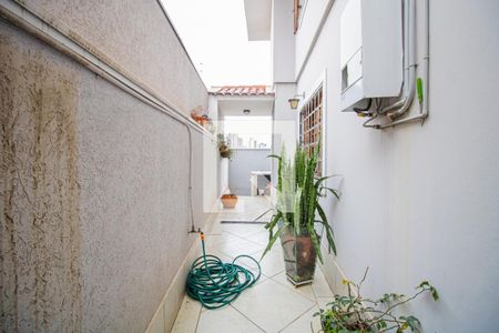 Casa à venda com 260m², 4 quartos e 6 vagas Casa à venda com 260m², 4 quartos e 6 vagasQuintal