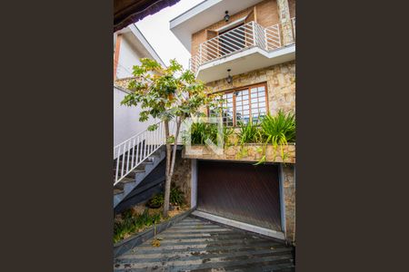 Casa à venda com 260m², 4 quartos e 6 vagas Casa à venda com 260m², 4 quartos e 6 vagasJardim