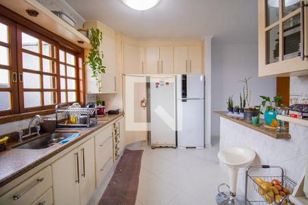 Casa à venda com 260m², 4 quartos e 6 vagas Casa à venda com 260m², 4 quartos e 6 vagasCozinha