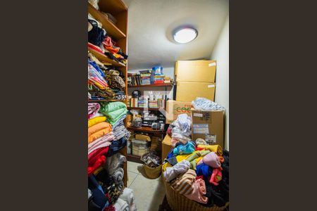 Casa à venda com 260m², 4 quartos e 6 vagas Casa à venda com 260m², 4 quartos e 6 vagasDespensa