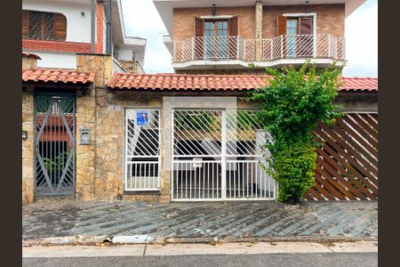 Casa à venda com 260m², 4 quartos e 6 vagas Casa à venda com 260m², 4 quartos e 6 vagasFachada com plaquinha