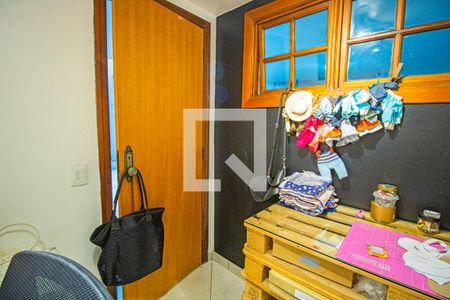 Casa à venda com 260m², 4 quartos e 6 vagas Casa à venda com 260m², 4 quartos e 6 vagasQuarto de Serviço