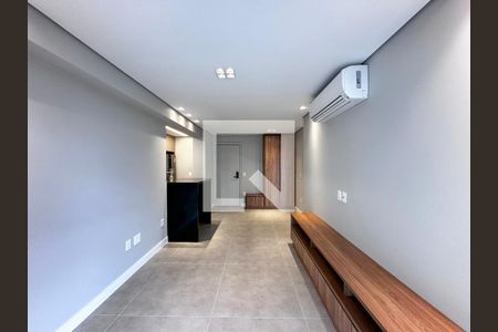 Sala de apartamento para alugar com 2 quartos, 66m² em Jardim das Acácias, São Paulo