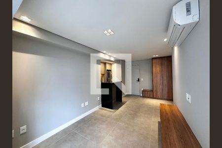 Sala de apartamento para alugar com 2 quartos, 66m² em Jardim das Acácias, São Paulo