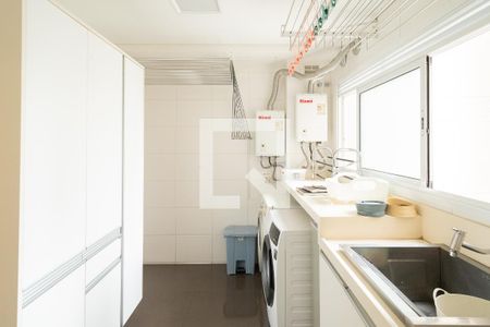 Apartamento para alugar com 242m², 3 quartos e 3 vagasÁrea de Serviço