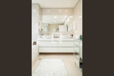 Apartamento para alugar com 242m², 3 quartos e 3 vagasBanheiro - Suíte 3