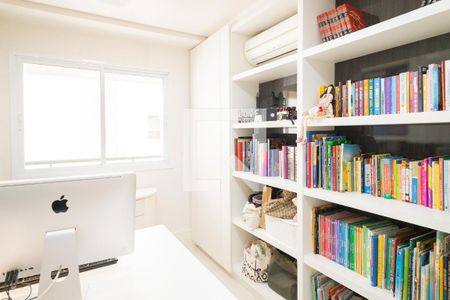 Apartamento para alugar com 242m², 3 quartos e 3 vagasEscritório