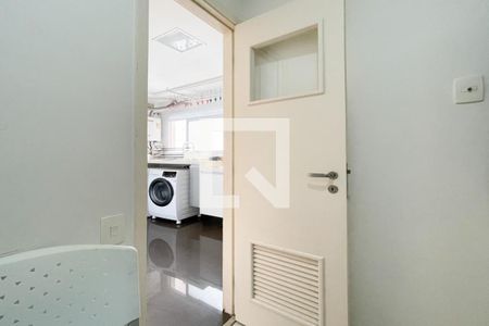 Apartamento para alugar com 242m², 3 quartos e 3 vagasQuarto de Serviço