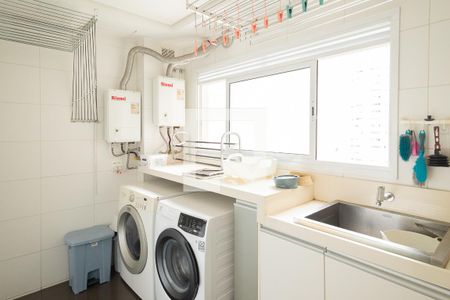 Apartamento para alugar com 242m², 3 quartos e 3 vagasÁrea de Serviço