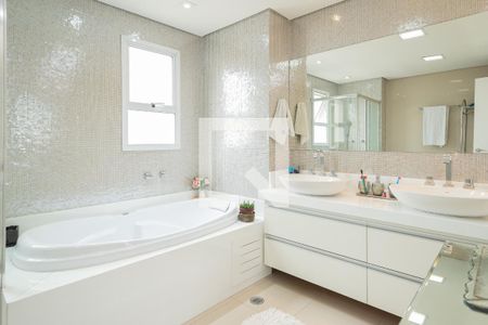 Apartamento para alugar com 242m², 3 quartos e 3 vagasBanheiro - Suíte 3