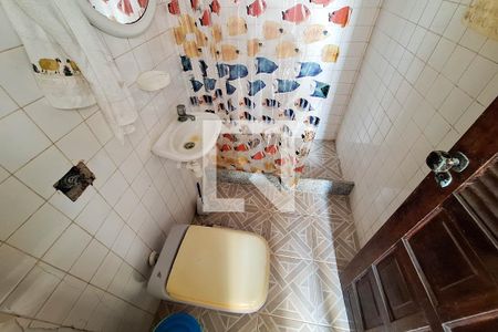 Casa à venda com 720m², 6 quartos e 5 vagasBanheiro de serviço