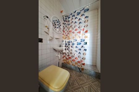 Casa à venda com 720m², 6 quartos e 5 vagasBanheiro de serviço