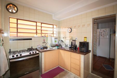 Casa à venda com 400m², 4 quartos e 2 vagas Casa à venda com 400m², 4 quartos e 2 vagasCopa e Cozinha