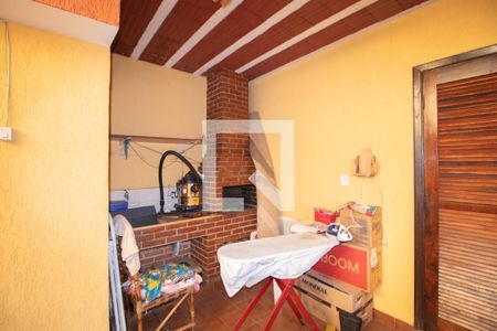 Casa à venda com 400m², 4 quartos e 2 vagas Casa à venda com 400m², 4 quartos e 2 vagasÁrea de Serviço churrasqueira