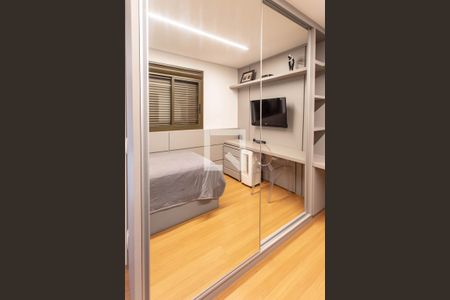 Apartamento à venda com 171m², 3 quartos e 3 vagasQuarto 2