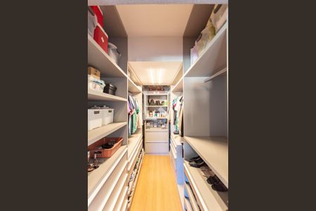 Apartamento à venda com 171m², 3 quartos e 3 vagasCloset da suíte