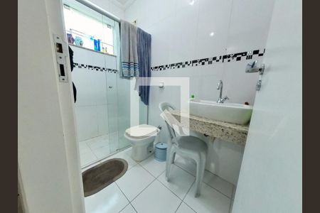 Casa à venda com 170m², 3 quartos e 3 vagasBanheiro Quarto 2