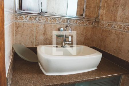 Casa à venda com 155m², 4 quartos e 2 vagasBanheiro