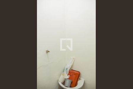 Apartamento à venda com 90m², 2 quartos e sem vaga Apartamento à venda com 90m², 2 quartos e sem vagaBanheiro de serviço