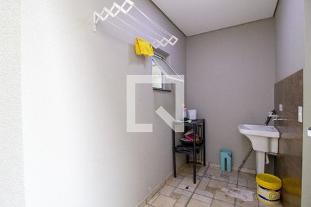 Casa de condomínio para alugar com 211m², 4 quartos e 3 vagas Casa de condomínio para alugar com 211m², 4 quartos e 3 vagasÁrea de Serviço