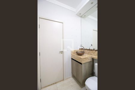 Casa de condomínio para alugar com 211m², 4 quartos e 3 vagas Casa de condomínio para alugar com 211m², 4 quartos e 3 vagasBanheiro da Suíte