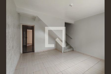Sala  de casa para alugar com 2 quartos, 65m² em Vila Romanópolis, Ferraz de Vasconcelos