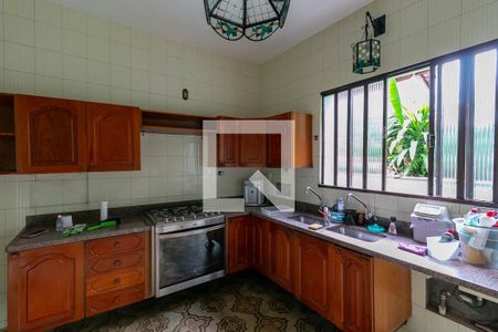 Casa à venda com 386m², 8 quartos e 2 vagas Casa à venda com 386m², 8 quartos e 2 vagasCozinha