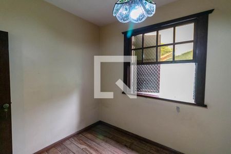 Casa à venda com 386m², 8 quartos e 2 vagas Casa à venda com 386m², 8 quartos e 2 vagasQuarto 5