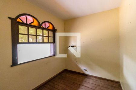 Casa à venda com 386m², 8 quartos e 2 vagas Casa à venda com 386m², 8 quartos e 2 vagasQuarto 8