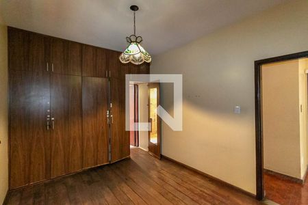 Casa à venda com 386m², 8 quartos e 2 vagas Casa à venda com 386m², 8 quartos e 2 vagasQuarto 6