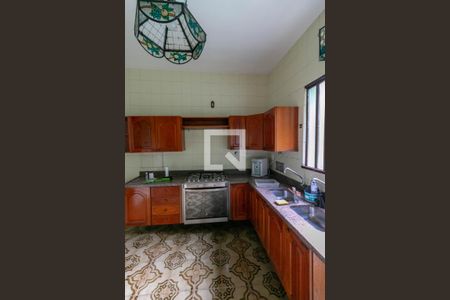 Casa à venda com 386m², 8 quartos e 2 vagas Casa à venda com 386m², 8 quartos e 2 vagasCozinha