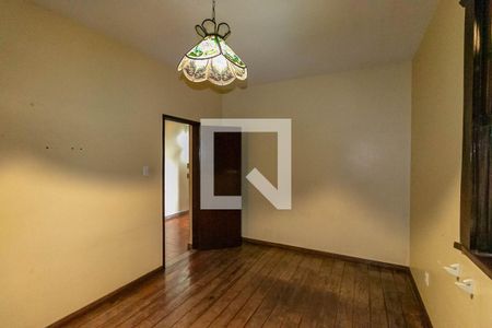 Casa à venda com 386m², 8 quartos e 2 vagas Casa à venda com 386m², 8 quartos e 2 vagasQuarto 6