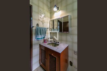 Casa à venda com 386m², 8 quartos e 2 vagas Casa à venda com 386m², 8 quartos e 2 vagasBanheiro 2