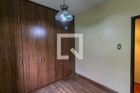 Casa à venda com 386m², 8 quartos e 2 vagas Casa à venda com 386m², 8 quartos e 2 vagasQuarto 5