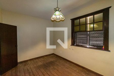 Casa à venda com 386m², 8 quartos e 2 vagas Casa à venda com 386m², 8 quartos e 2 vagasQuarto 6