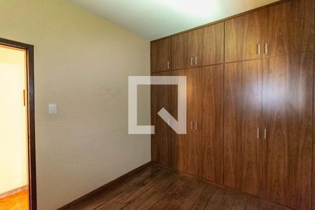 Casa à venda com 386m², 8 quartos e 2 vagas Casa à venda com 386m², 8 quartos e 2 vagasQuarto 9