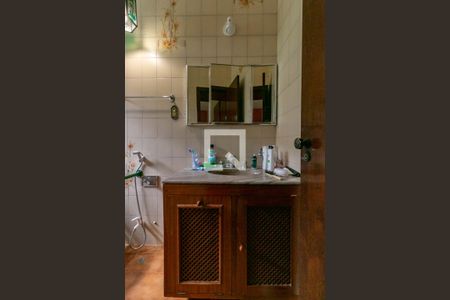 Casa à venda com 386m², 8 quartos e 2 vagas Casa à venda com 386m², 8 quartos e 2 vagasBanheiro