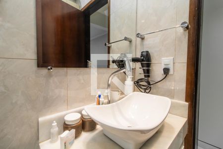 Casa à venda com 210m², 3 quartos e 3 vagasBanheiro Social