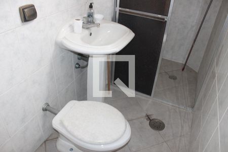 Apartamento para alugar com 60m², 2 quartos e sem vagaBanheiro