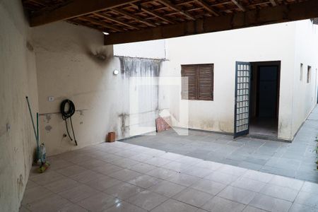 Casa para alugar com 190m², 4 quartos e 2 vagas Casa para alugar com 190m², 4 quartos e 2 vagasQuintal