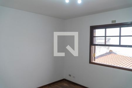 Casa para alugar com 190m², 4 quartos e 2 vagas Casa para alugar com 190m², 4 quartos e 2 vagasQuarto 2