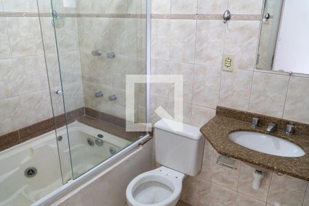 Casa para alugar com 190m², 4 quartos e 2 vagas Casa para alugar com 190m², 4 quartos e 2 vagasBanheiro da Suíte