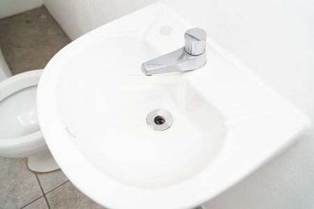 Lavabo de casa para alugar com 4 quartos, 190m² em Vila Sonia, São Paulo