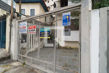 Casa para alugar com 190m², 4 quartos e 2 vagas Casa para alugar com 190m², 4 quartos e 2 vagasFachada - Plaquinha do QuintoAndar