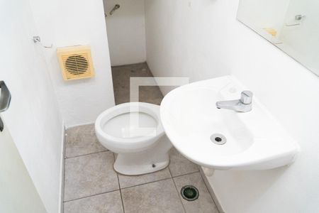 Lavabo de casa para alugar com 4 quartos, 190m² em Vila Sonia, São Paulo