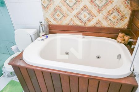 Casa para alugar com 300m², 3 quartos e 1 vaga Casa para alugar com 300m², 3 quartos e 1 vagaBanheiro da Suíte 2