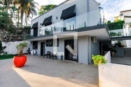 Casa à venda com 440m², 4 quartos e 4 vagasQuintal